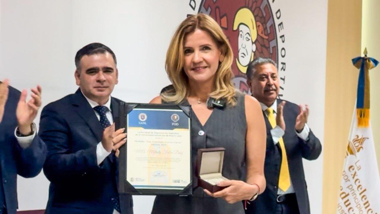 Melody Falcó Díaz recibe la Medalla “Ing. Cayetano Garza Garza”
