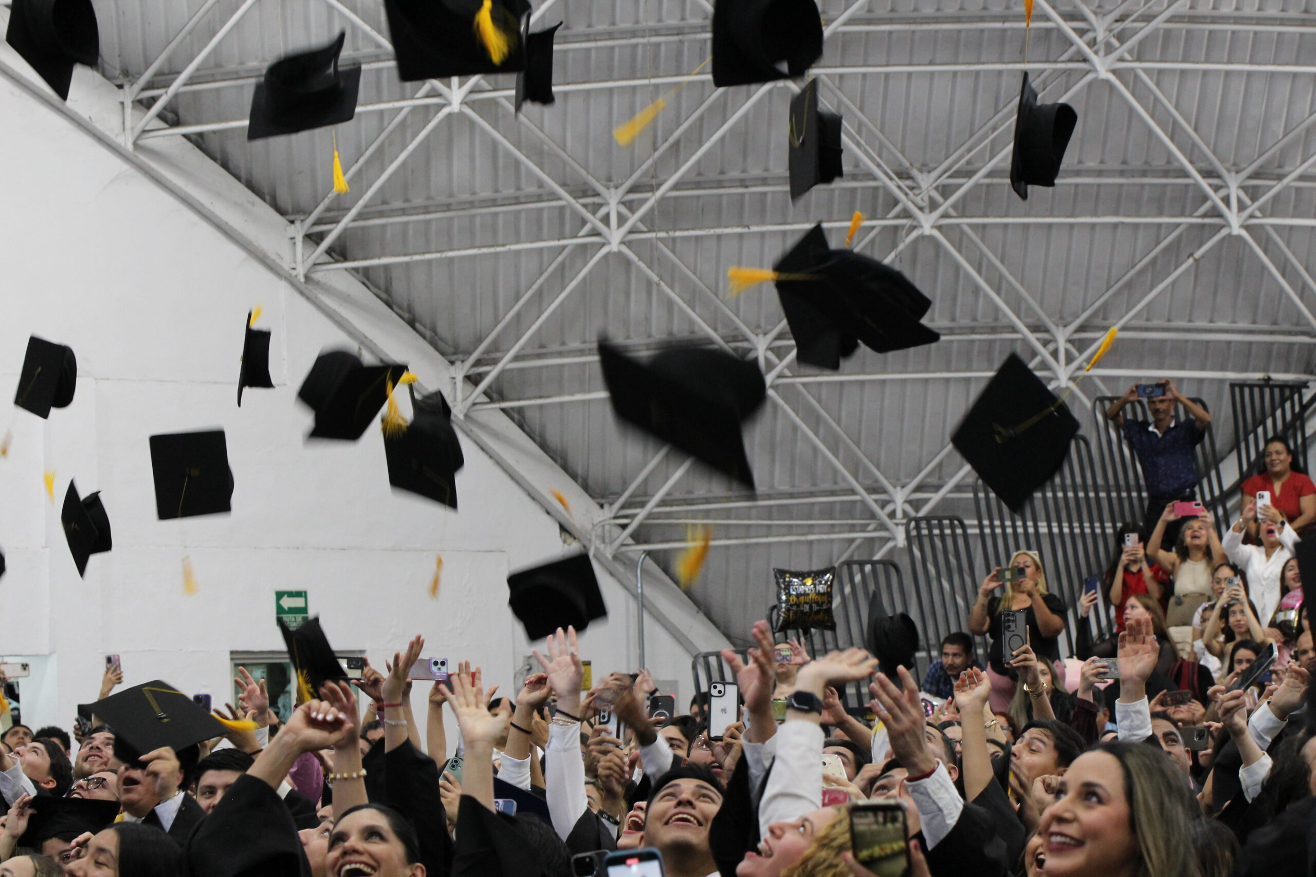 FOD celebra graduaciones de licenciatura y maestría